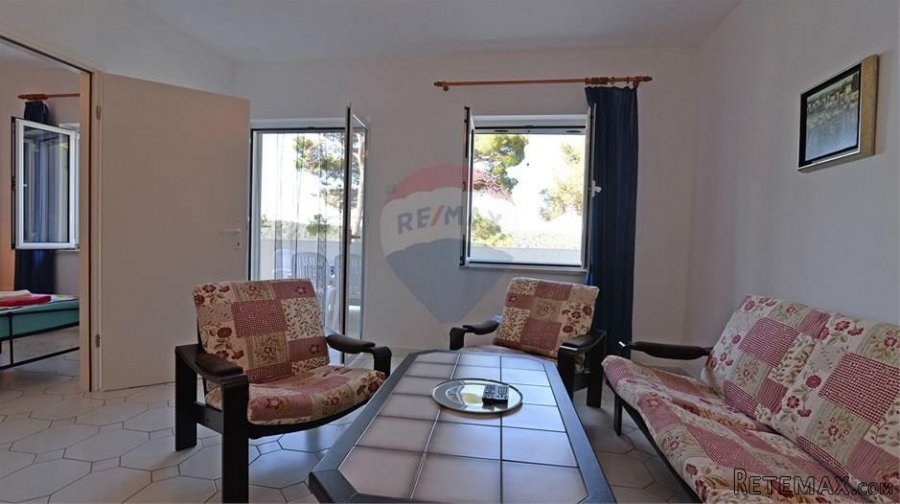 Mali Lošinj, samostojeća kuća sa šest apartmana - 5
