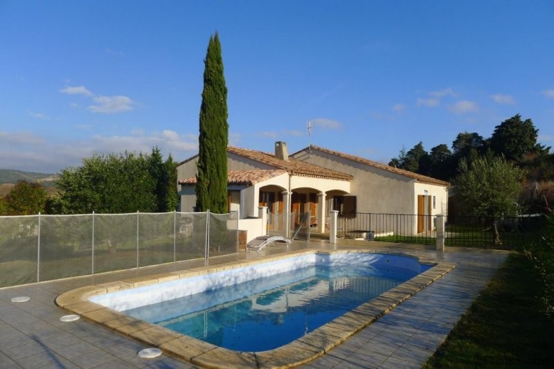 Single Storey Villa With Swimming Pool