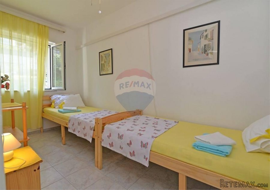 Mali Lošinj, samostojeća kuća sa šest apartmana - 6