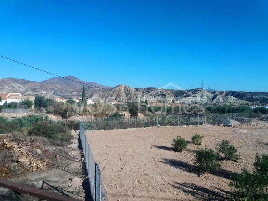 NEW LISTING TO VOSS HOMES - Large, 2 bed, 1 bath villa with.. - 7
