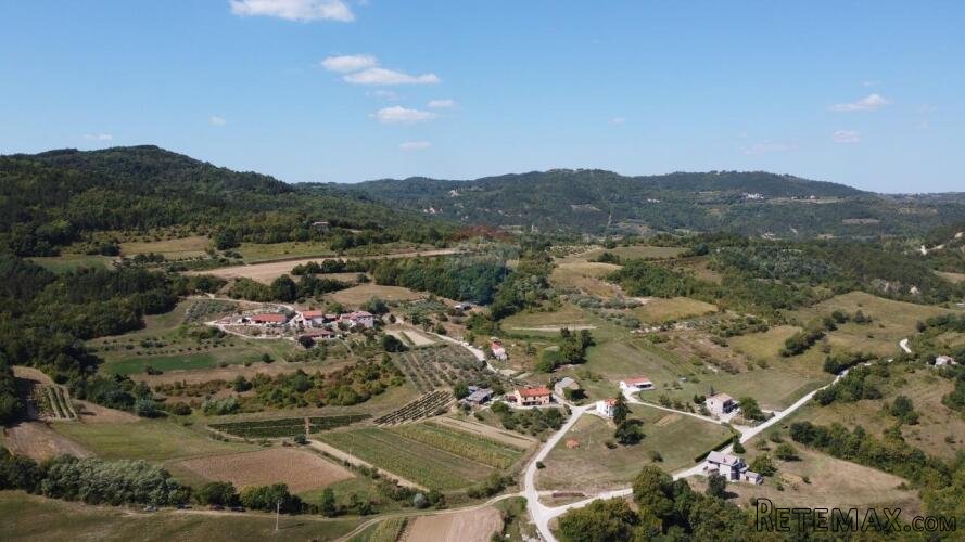 Istra, Pazin- građevinsko zemljište 774 m2