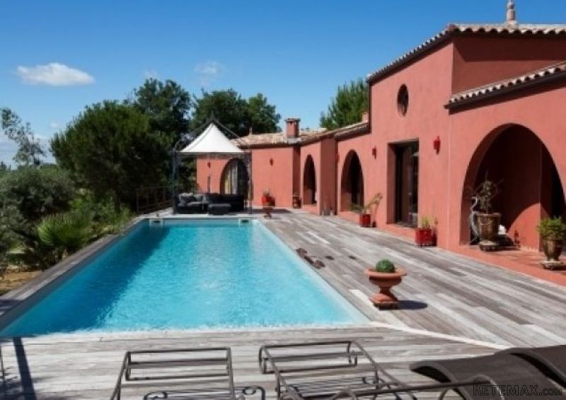 Luxury Villa on Landscaped Plot with..