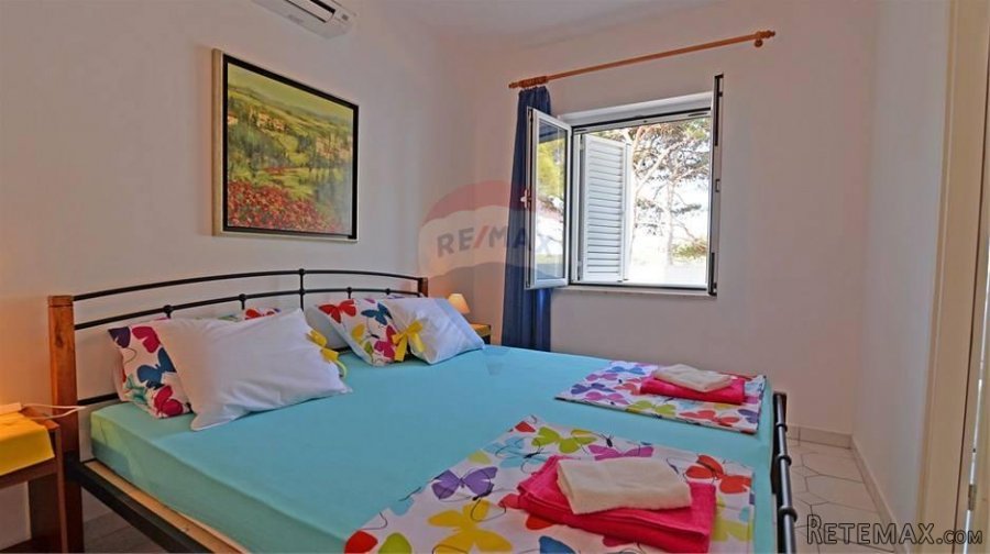 Mali Lošinj, samostojeća kuća sa šest apartmana - 8