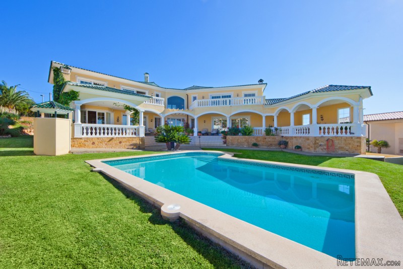 Classic Villa With Sea View In Port.. - 2