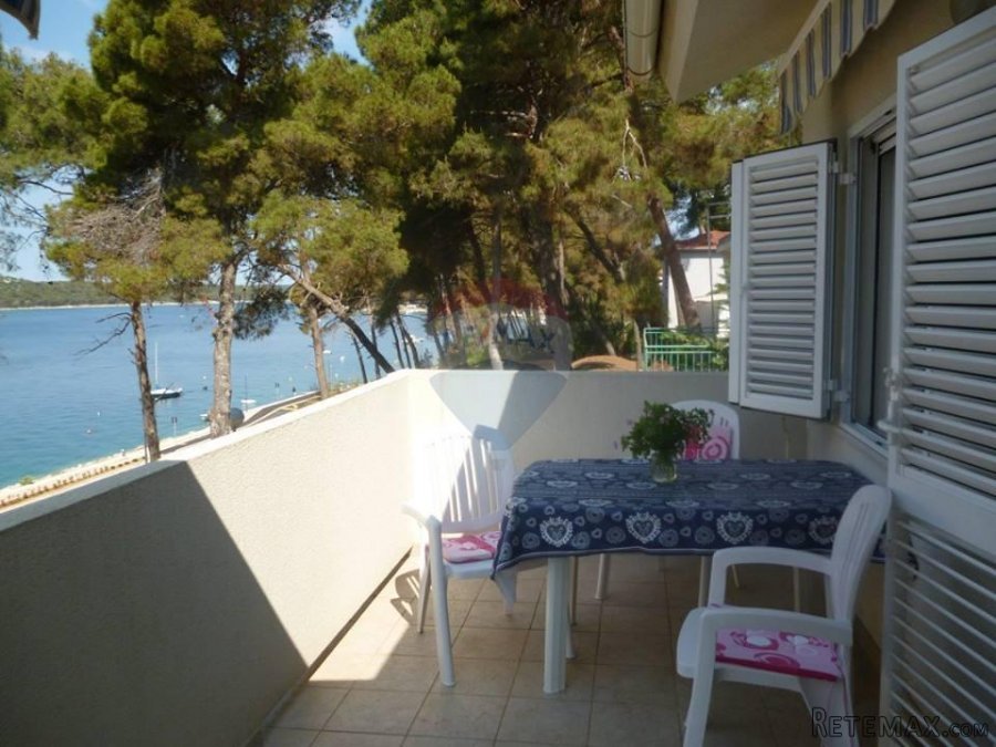 Mali Lošinj, samostojeća kuća sa šest apartmana - 10