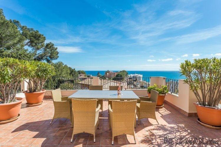 This south facing duplex penthouse is situated on the hills..