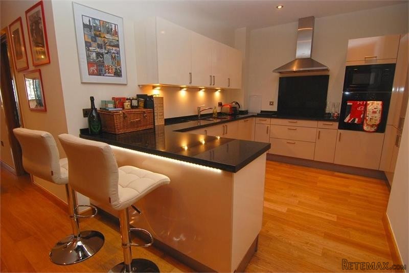 3 bedroom Apartment For Sale:..