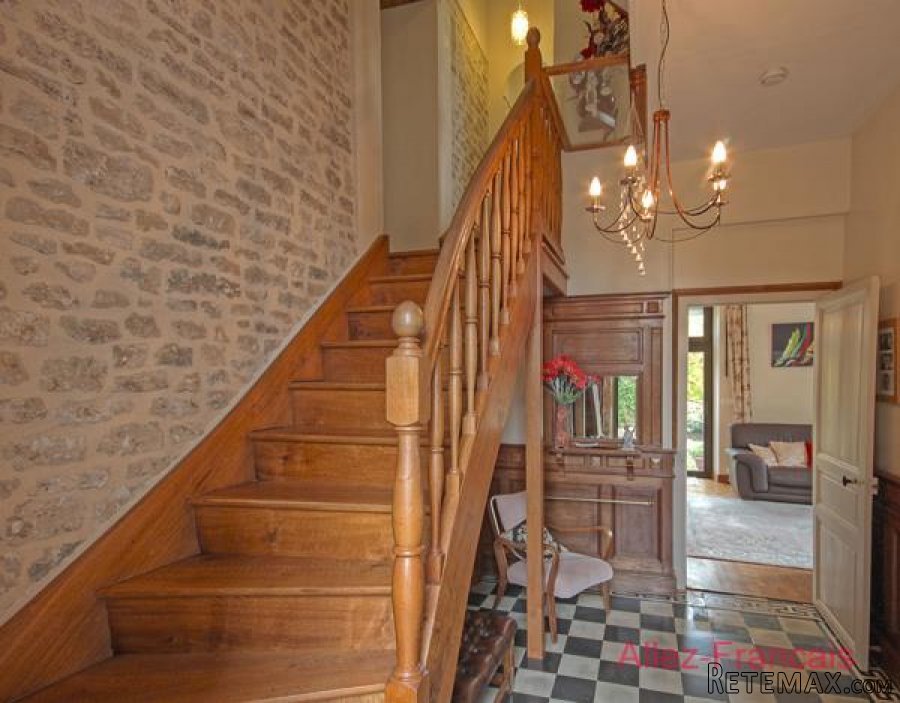 Brioux-sur-Boutonne (79) - Immaculate town property offering 5.. - 2
