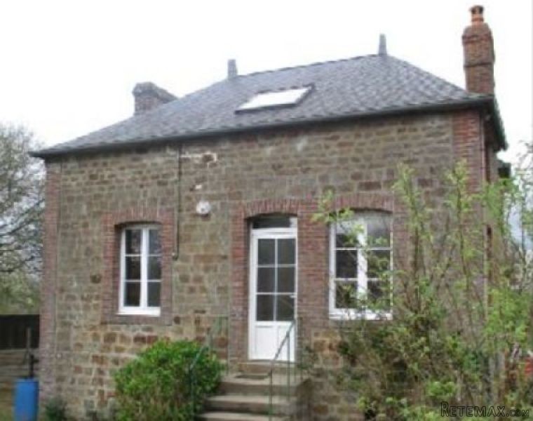 Nice Detached House with Outbuilding