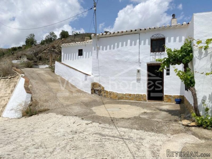 NEW & EXCLUSIVE TO VOSS HOMES - A recently renovated &.. - 7