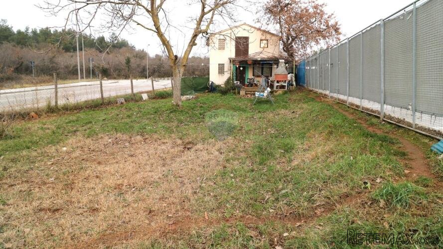 POREČ-samostojeća kuća sa 1100m2 okućnice
