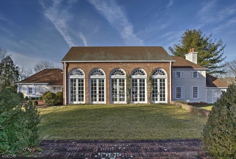 3 bedroom Detached House For Sale: 260.. - 2