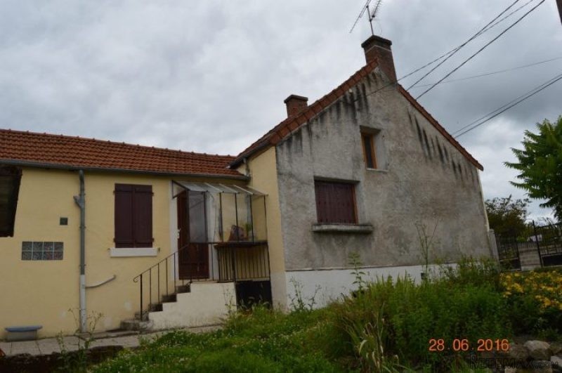 1 Bedroom - House - Bourgogne - For Sale - 2