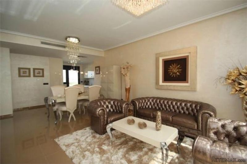 4 bedroom detached house for sale - 2