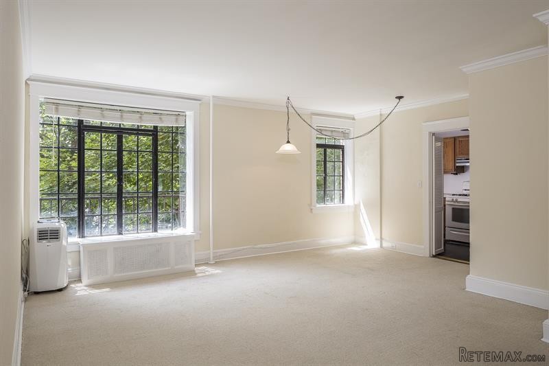 2 bedroom Commercial Property For Sale:.. - 2