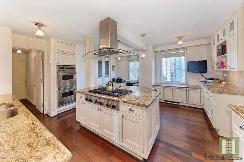 4 bedroom Apartment For Sale: 303 EAST..