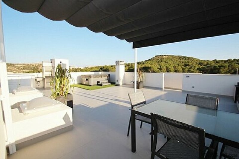 * FABULOUS NEW PENTHOUSE BEACH.. - 2