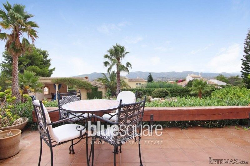 Beautiful finca style villa with views..