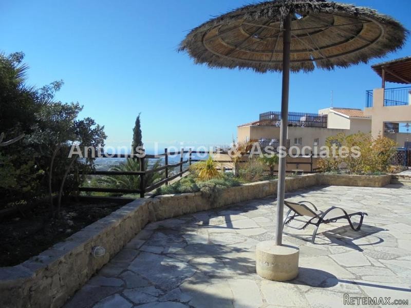 Lovely 2 Bed Ground Floor Apt Tala 1 - 2