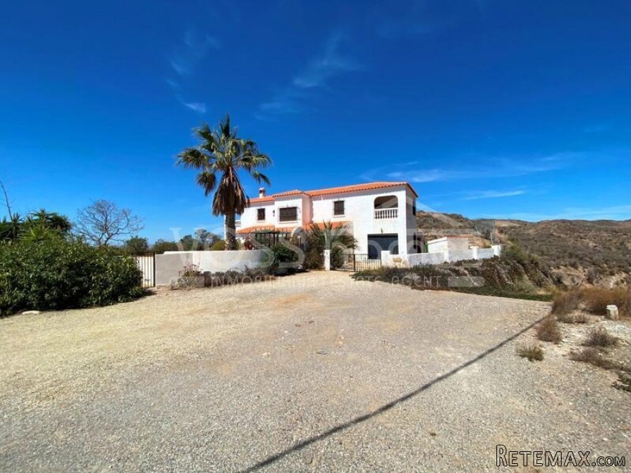 NEW & EXCLUSIVE LISTING FOR VOSS HOMES - A large, very.. - 2
