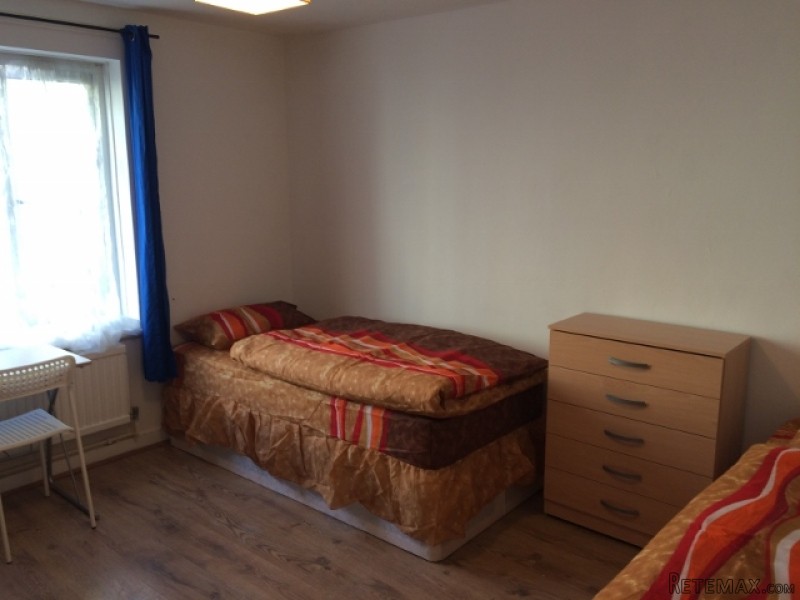 Room share for women, Zone 1, Tower Hill