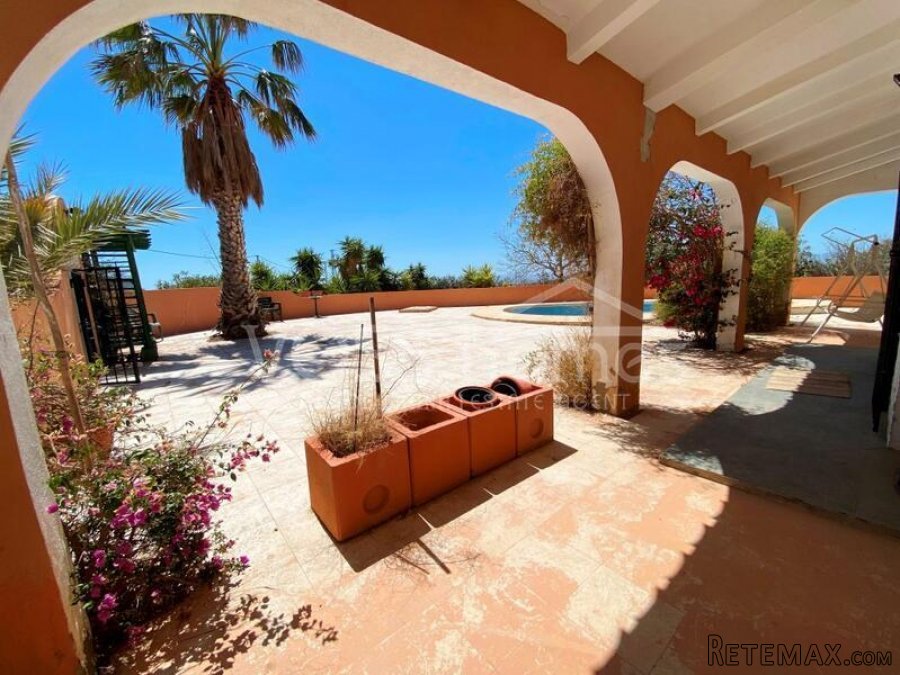NEW & EXCLUSIVE LISTING FOR VOSS HOMES - A large, very.. - 4