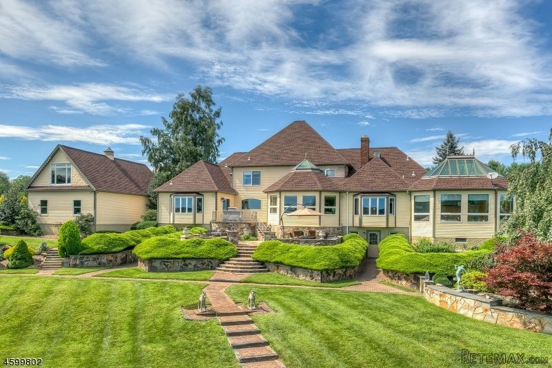 7 bedroom Detached House For Sale: 90.. - 2