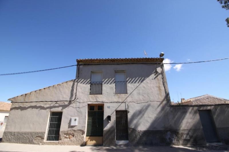 Classic country house set in a charming..