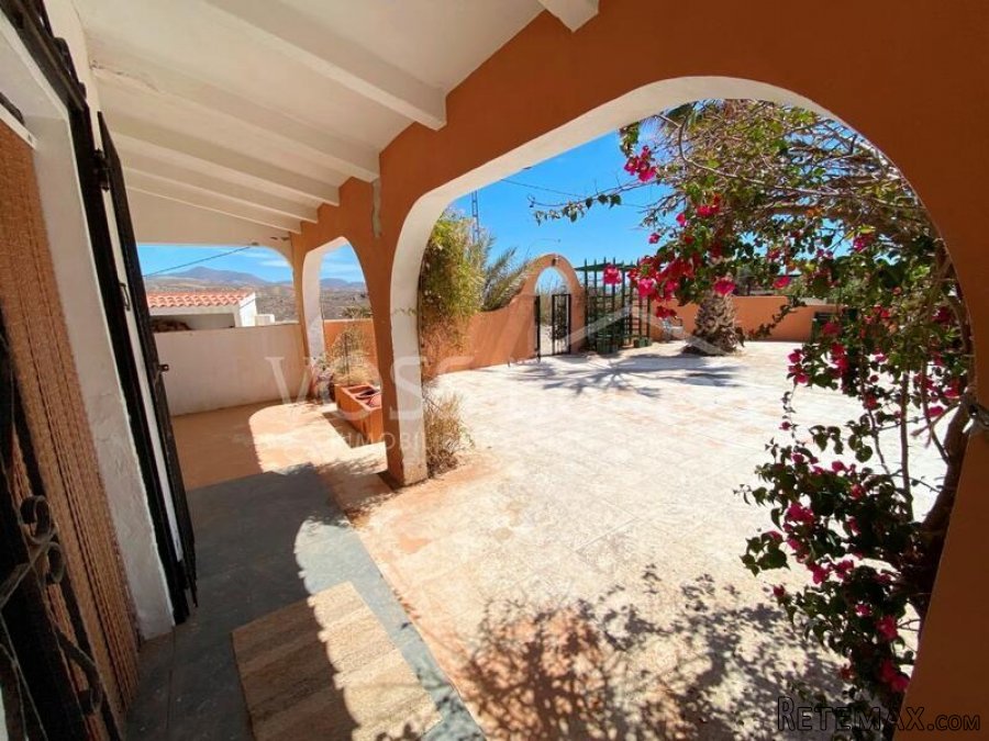 NEW & EXCLUSIVE LISTING FOR VOSS HOMES - A large, very.. - 5