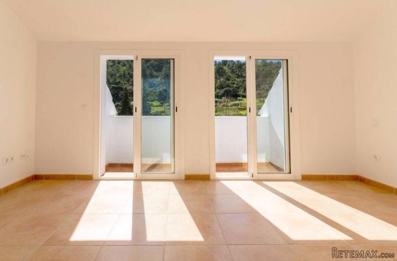 3 bedroom town house for sale - 2