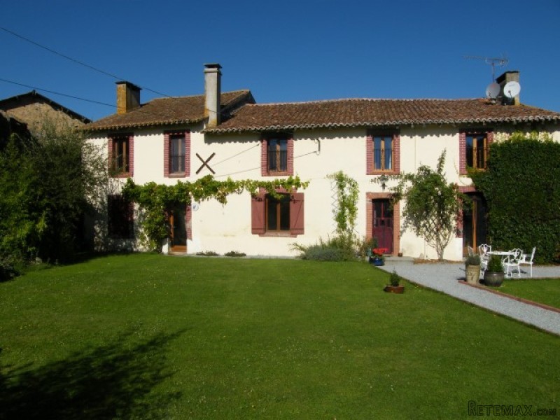 Five Bedroom House With Two Bedroom..