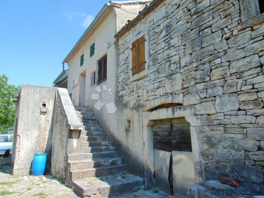 Kuća za atraktivnoj lokaciji - 6
