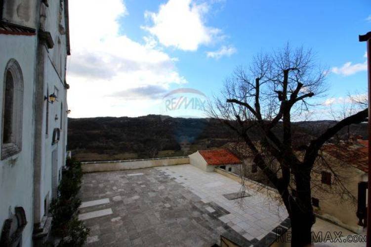 Adaptirana kamena kuća u starom gradu - 4