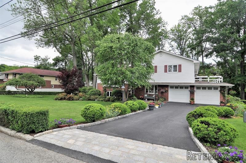 3 bedroom House For Sale: 181 Finmor..