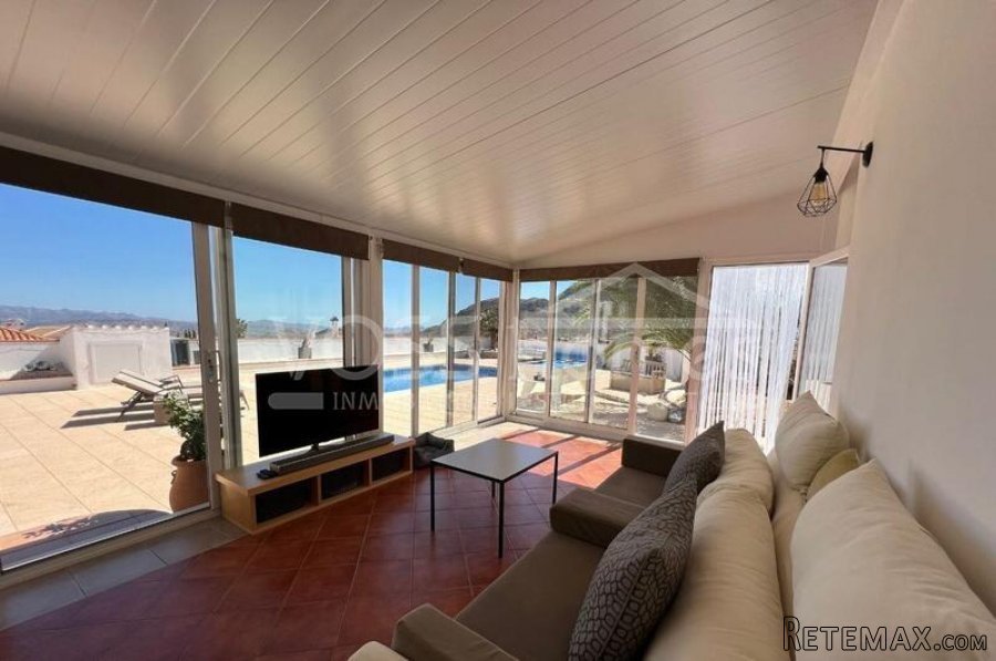 An absolutely stunning, top quality 3 bed 2 bath villa for.. - 2