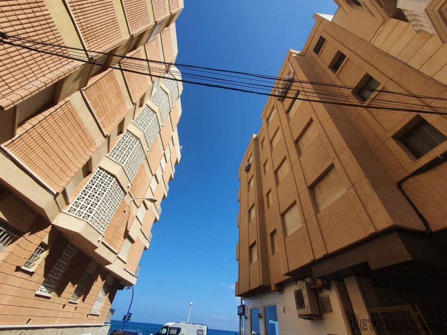Nice 2 bedroom flat on the first line of the sea on the.. - 2