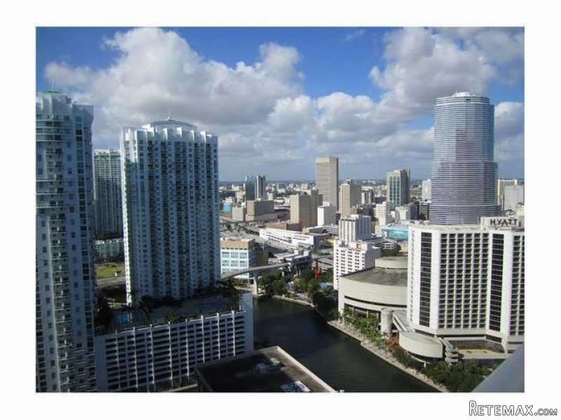 1 bedroom Flat For Sale: 485 Brickell..