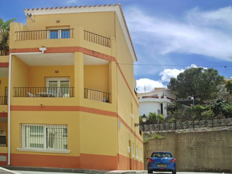 High quality 4 bedroom modern townhouse..