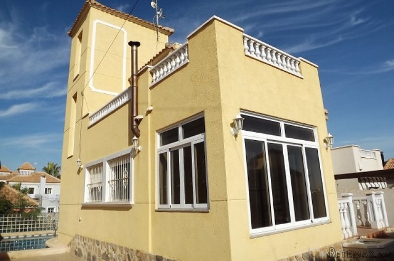 3 Bedrooms - Villa - Alicante - For Sale