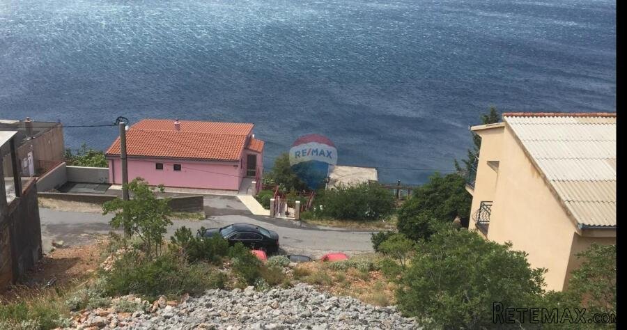 Senj, građevinsko zemljište 471 m2, započeta gradnja, građev