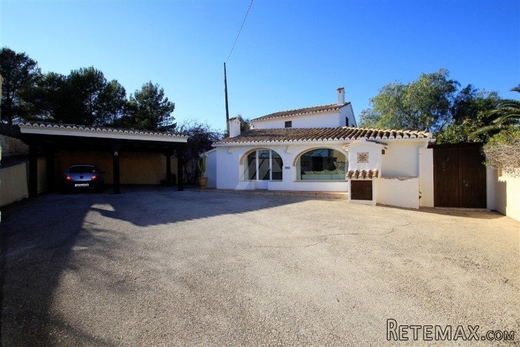 This charming finca is distributed over two levels linked.. - 4
