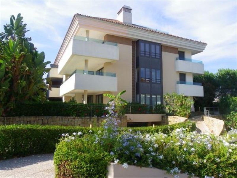 3 Bedroom Middle Floor Apartment