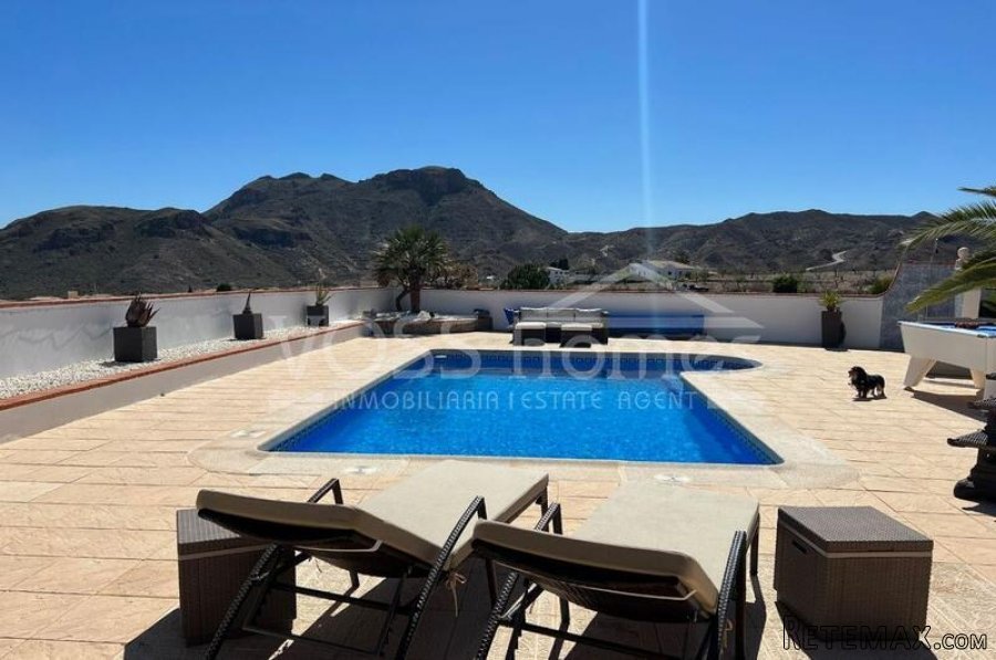 An absolutely stunning, top quality 3 bed 2 bath villa for.. - 5