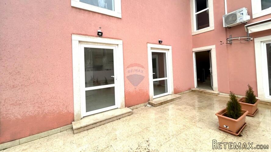 Poslovni prostor , Novigrad , 95m2