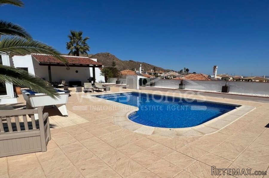 An absolutely stunning, top quality 3 bed 2 bath villa for.. - 7