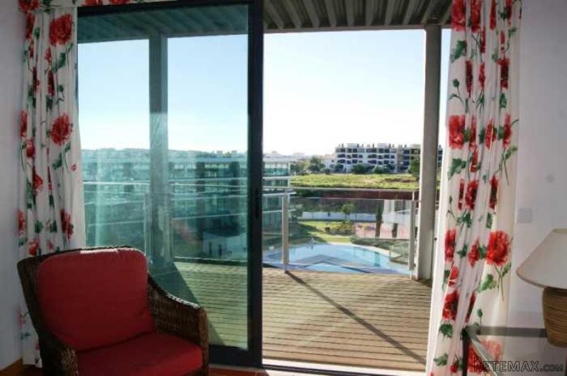 2 Bedrooms Flat For Sale - Faro