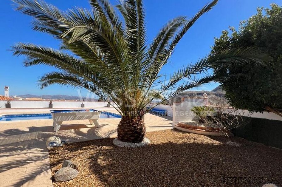 An absolutely stunning, top quality 3 bed 2 bath villa for.. - 9