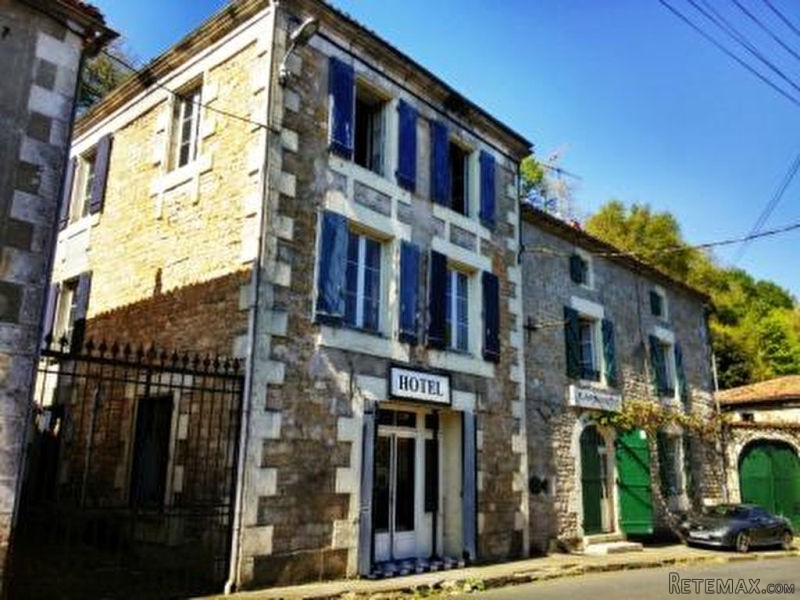EC0877al Grand Stone Village House with..