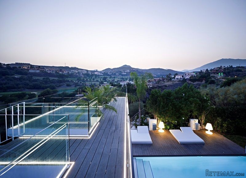 9 Bedrooms - Villas - Malaga - For Sale