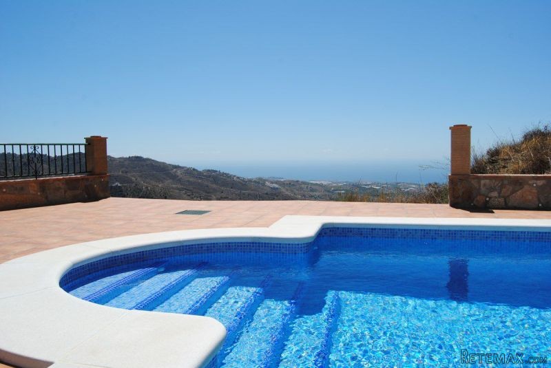Villa for Sale in Arenas 309.000 €